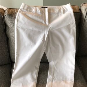 Never worn Apt 9 Modern Fit white ankle pant
